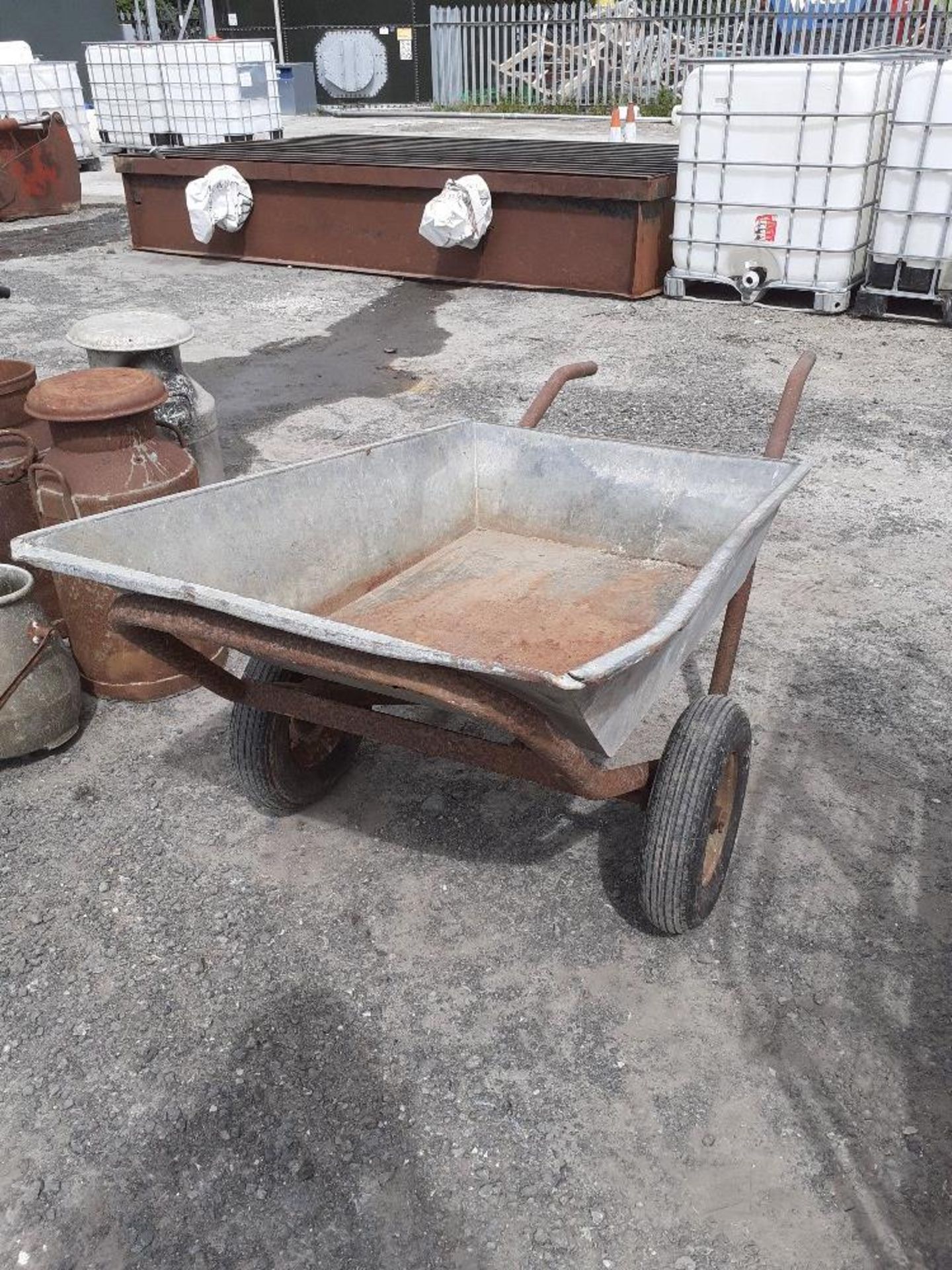 2 WHEEL, WHEEL BARROW