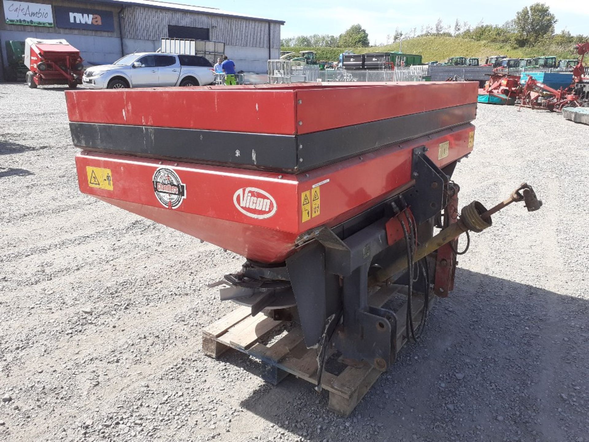 VICON RSM 1405 FERTILISER SPREADER - Image 2 of 4