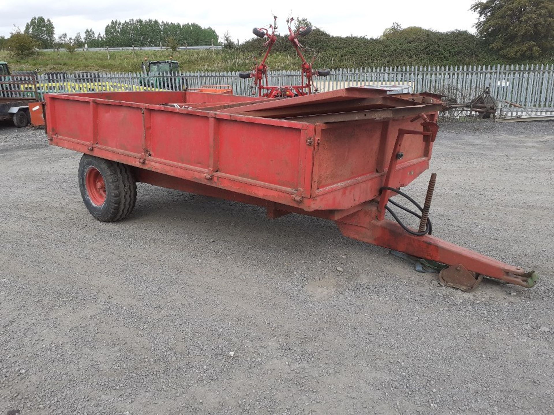 3TON TIPPING TRAILER COMPLETE WITH GRAIN - Image 2 of 4