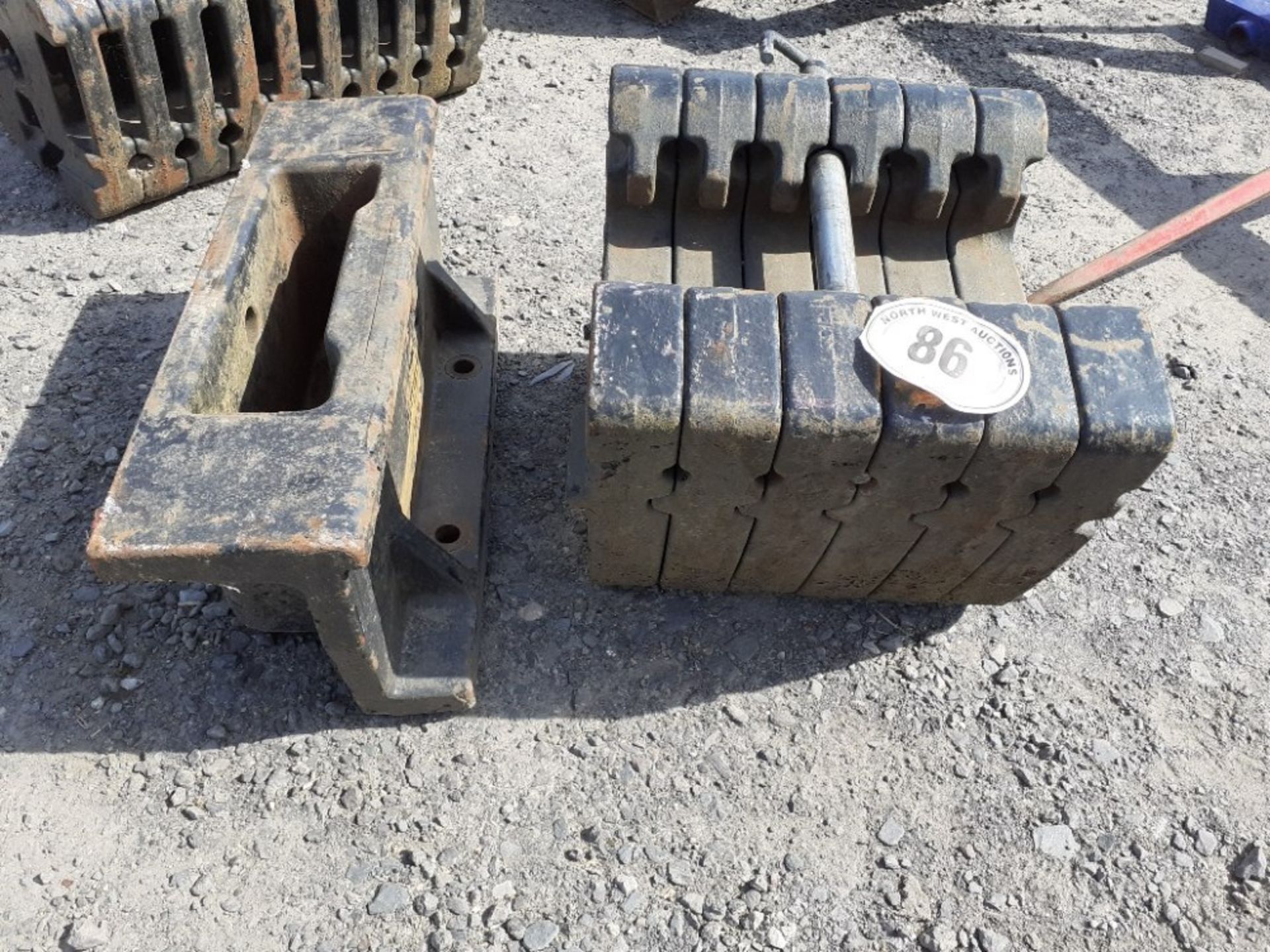 TRACTOR FRONT WEIGHTS - Image 2 of 4