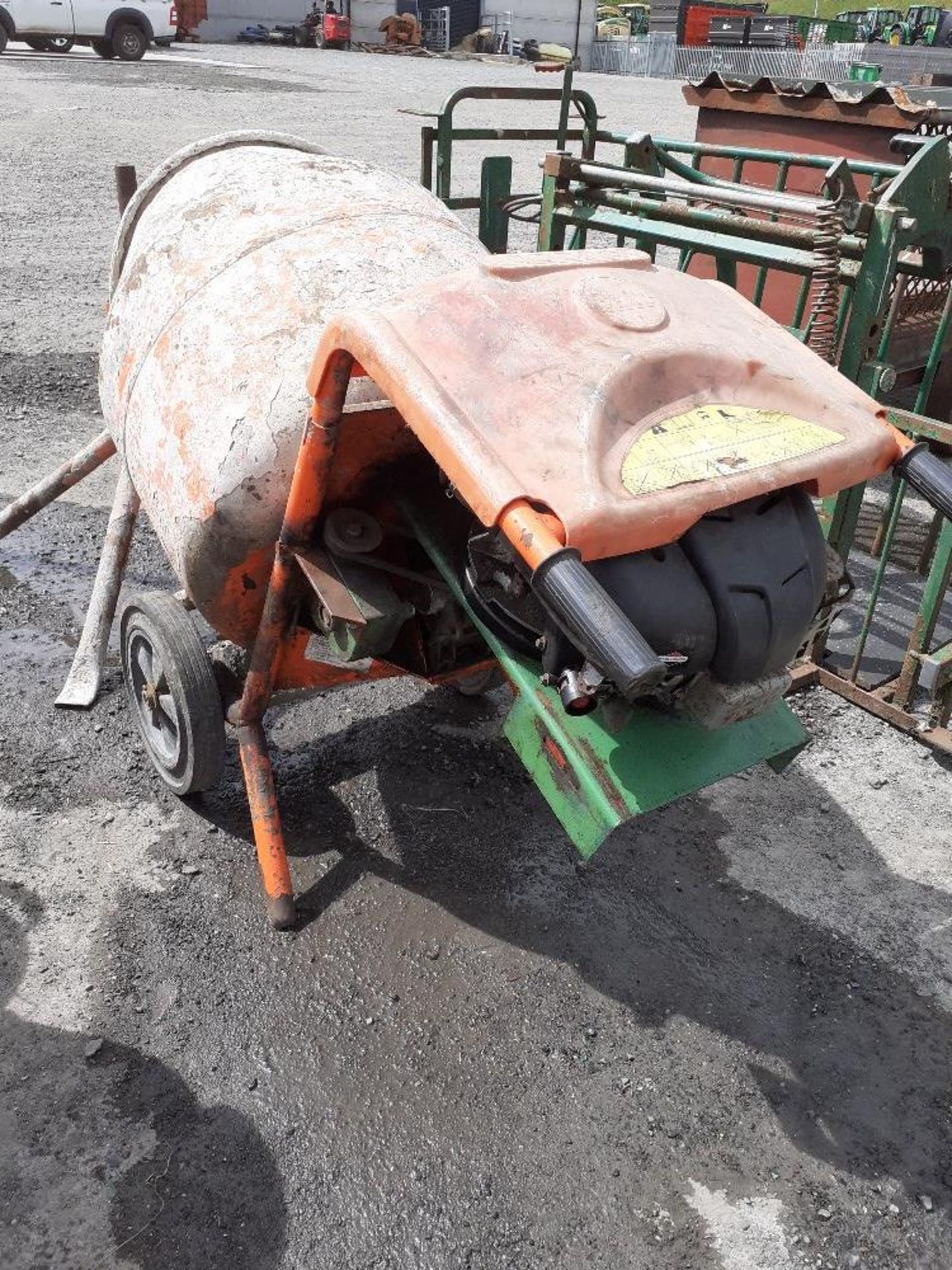 PETROL CEMENT MIXER - Image 2 of 2