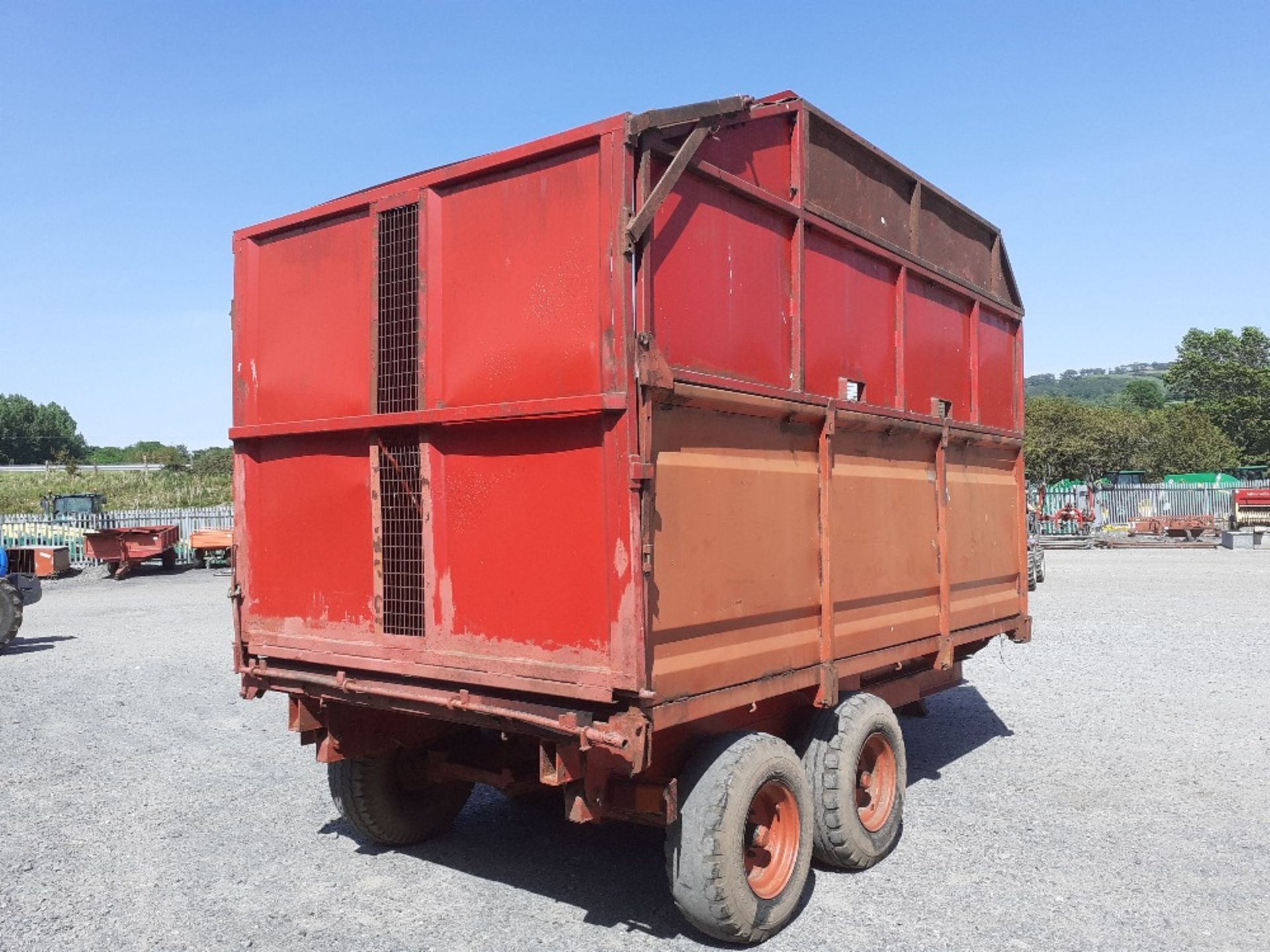 8TON MARSHALL TIPPING TRAILER WITH SILAG - Image 4 of 6