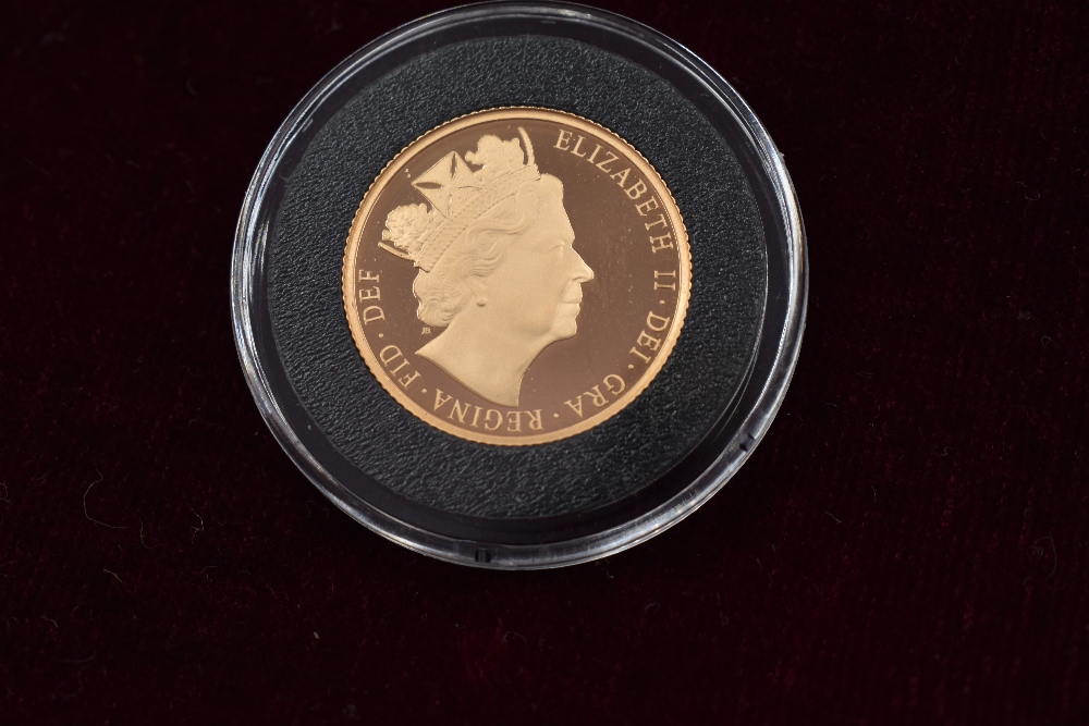 A collection of eleven Gold Sovereigns. The Queen Elizabeth II Gold Sovereign Complete design - Image 10 of 24