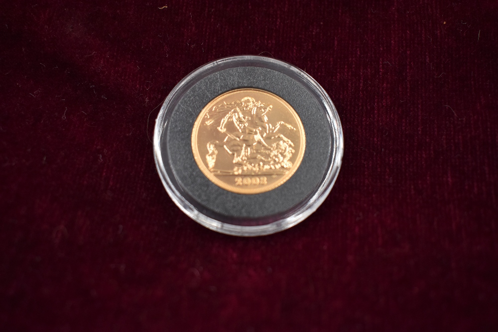 A collection of six Gold Sovereigns. The 200th Anniversary (1817-2017) St George and the Dragon Gold - Image 3 of 13