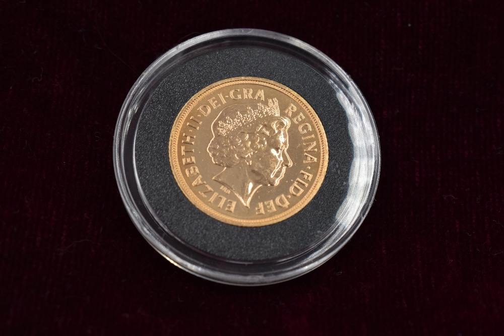 A collection of six Gold Sovereigns. The 200th Anniversary (1817-2017) St George and the Dragon Gold - Image 6 of 13