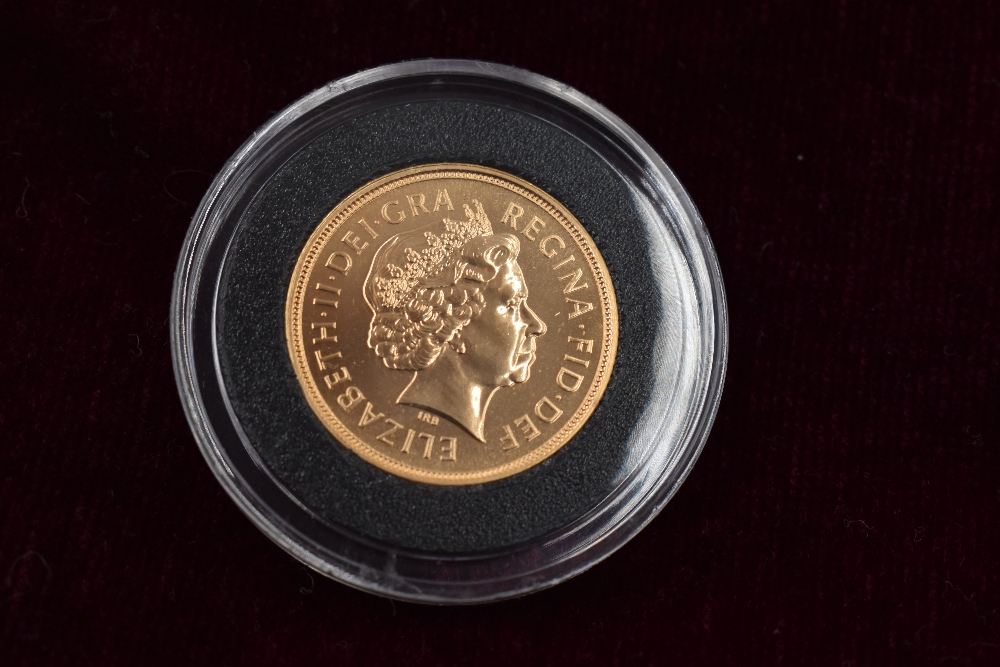 A collection of six Gold Sovereigns. The 200th Anniversary (1817-2017) St George and the Dragon Gold - Image 4 of 13