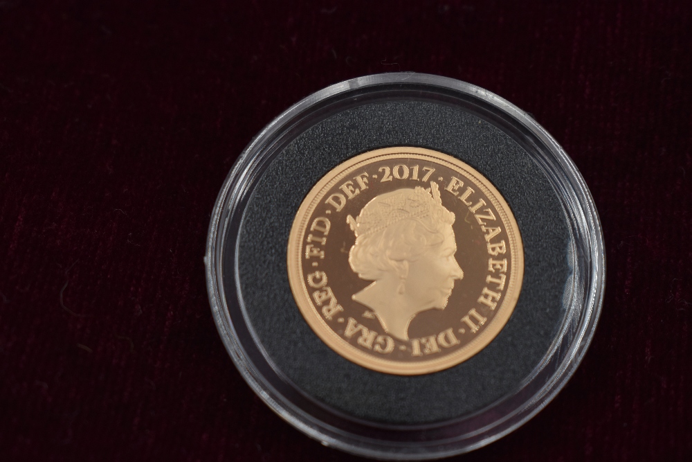 A collection of eleven Gold Sovereigns. The Queen Elizabeth II Gold Sovereign Complete design - Image 23 of 24