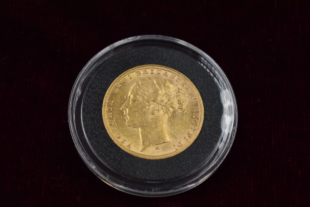 A collection of six Gold Sovereigns. The 200th Anniversary (1817-2017) St George and the Dragon Gold - Image 10 of 13