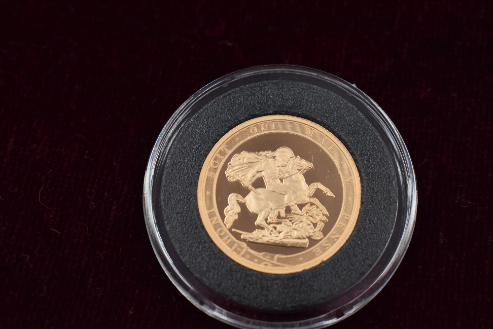 A collection of eleven Gold Sovereigns. The Queen Elizabeth II Gold Sovereign Complete design - Image 24 of 24