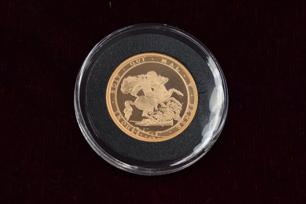 A collection of six Gold Sovereigns. The 200th Anniversary (1817-2017) St George and the Dragon Gold - Image 9 of 13