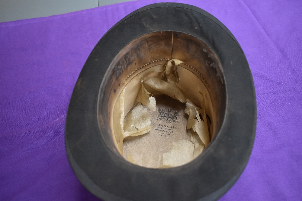 An antique boxed top hat,J kendall,Dudley street,Birmingham and high street Saltley. Silk lining has - Image 3 of 3