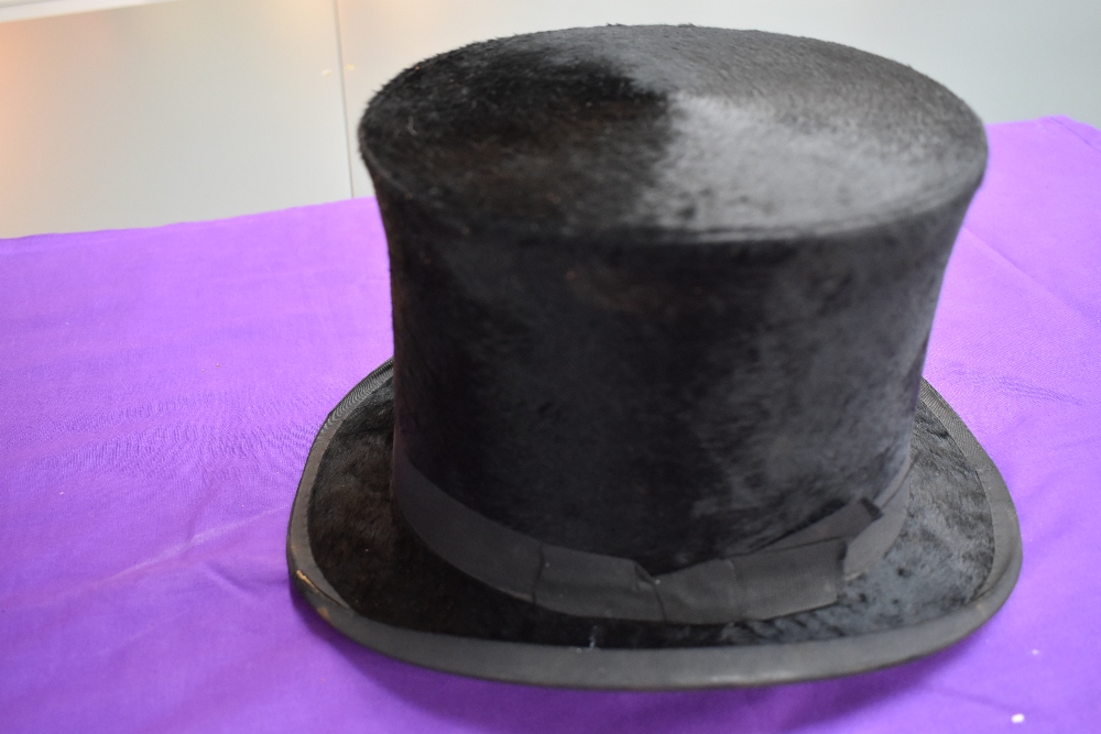 An antique boxed top hat,J kendall,Dudley street,Birmingham and high street Saltley. Silk lining has - Image 2 of 3