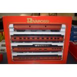 A Rivarossi HO 1930's Southern Pacific carriage set, cat no 6950 in original box