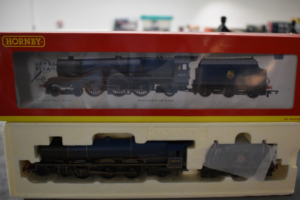 A Hornby 00 gauge BR Princess Royal Class Weathered 4-6-2 Loco & Tender, Lady Patricia 46210, cat no