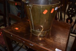 A vintage brass bucket, approx. diameter 25cm