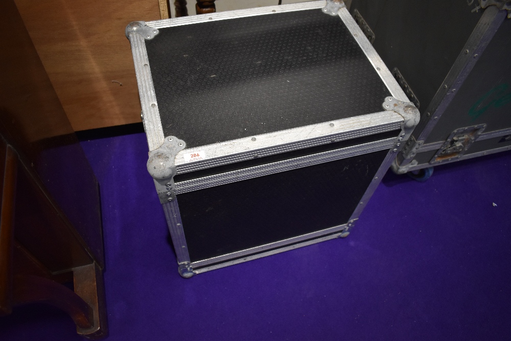 A rack mount flight case, external dimensions approx. 53x42x57cm
