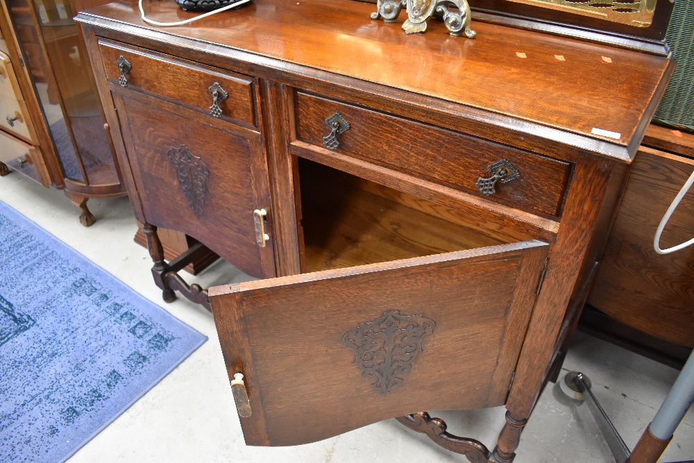 An early to mid 20th Century oak sideboard, width approx. 122cm