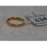 A 22ct gold wedding band, approx 2.9g & size L/M