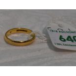 A 22ct gold wedding band, approx 3.4g & size O