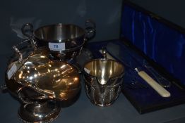 A vintage fish serving set an a collection of plated items, including miniature silver plated copper