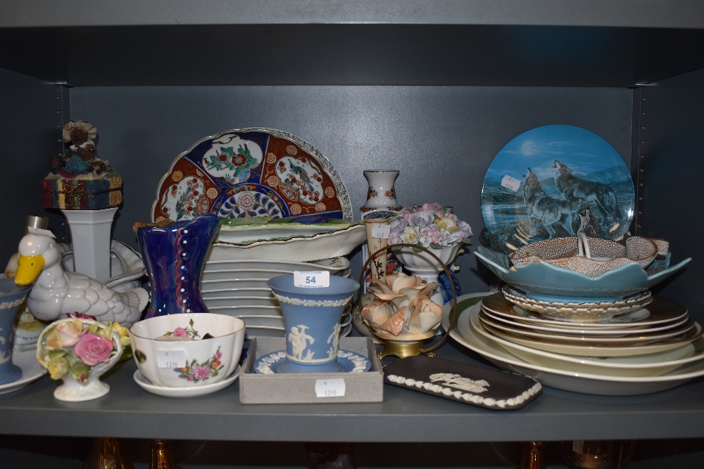A mixed lot of ceramics including studio pottery pieces, Wedgewood and hand painted Japanese plate,