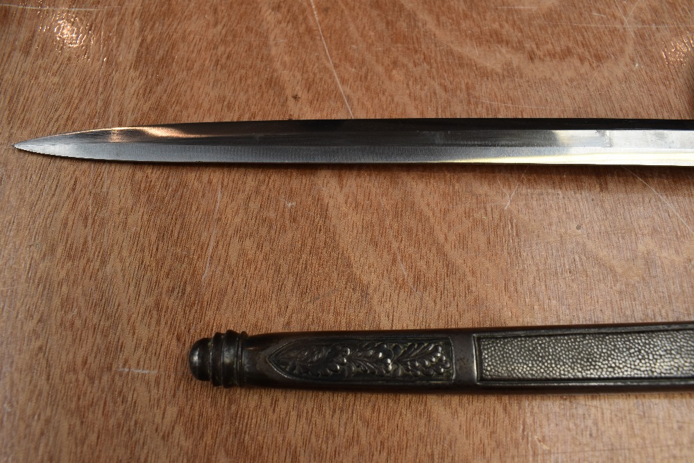 A German Luftwaffe Dagger c1937 with plastic and silver wire grip, pommel decorated with oak leaf - Image 5 of 7