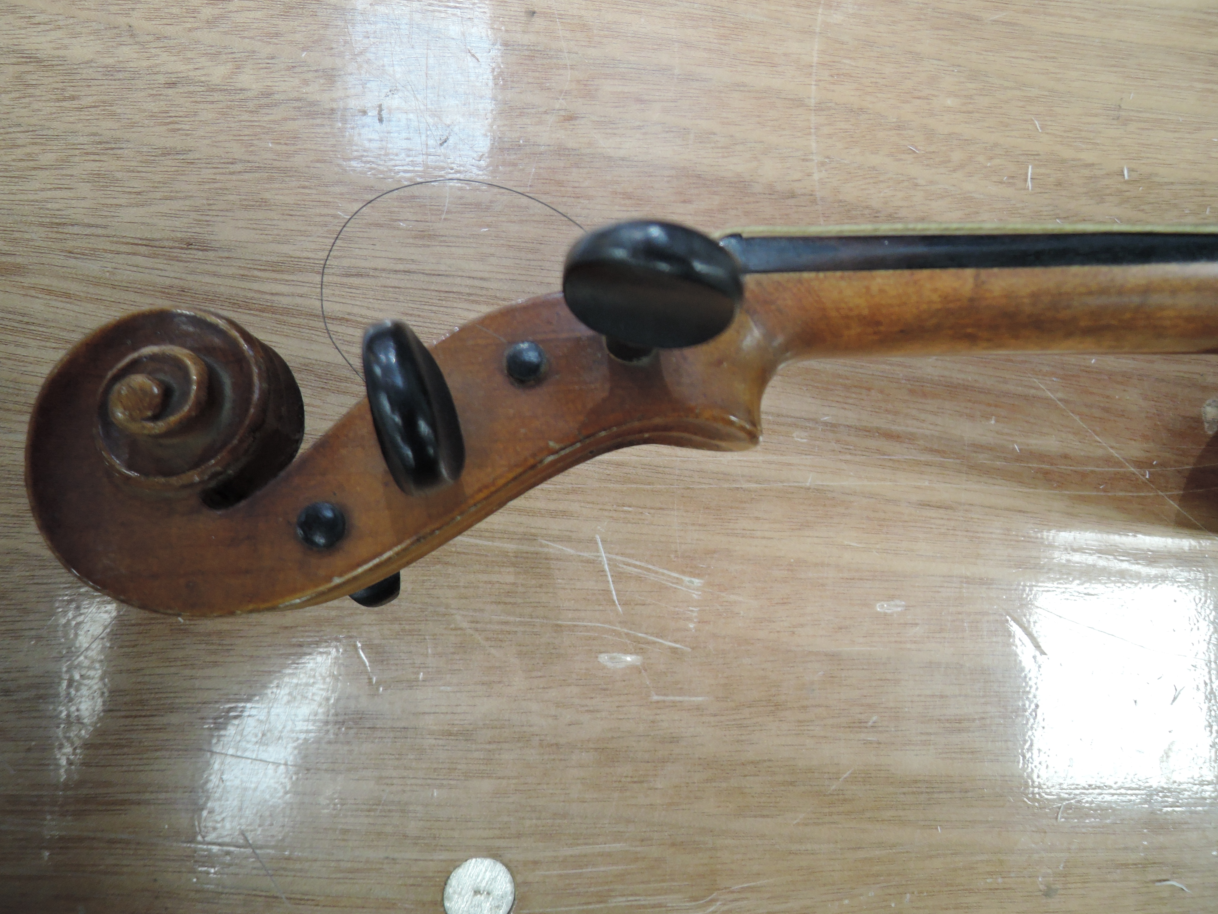 An early 20th century violin marked BW14 to back. - Image 6 of 7