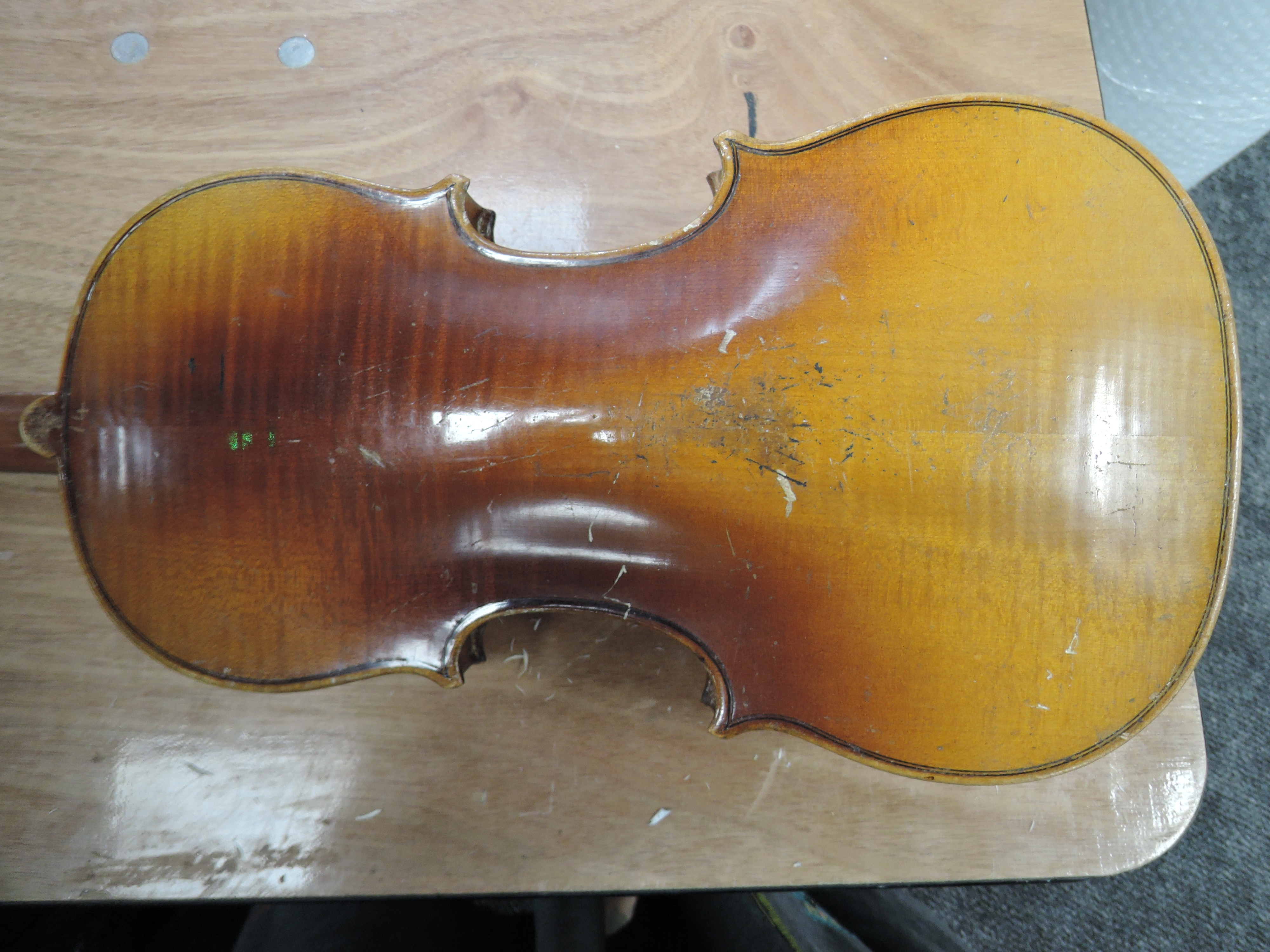 An early 20th century violin marked BW14 to back. - Image 2 of 7