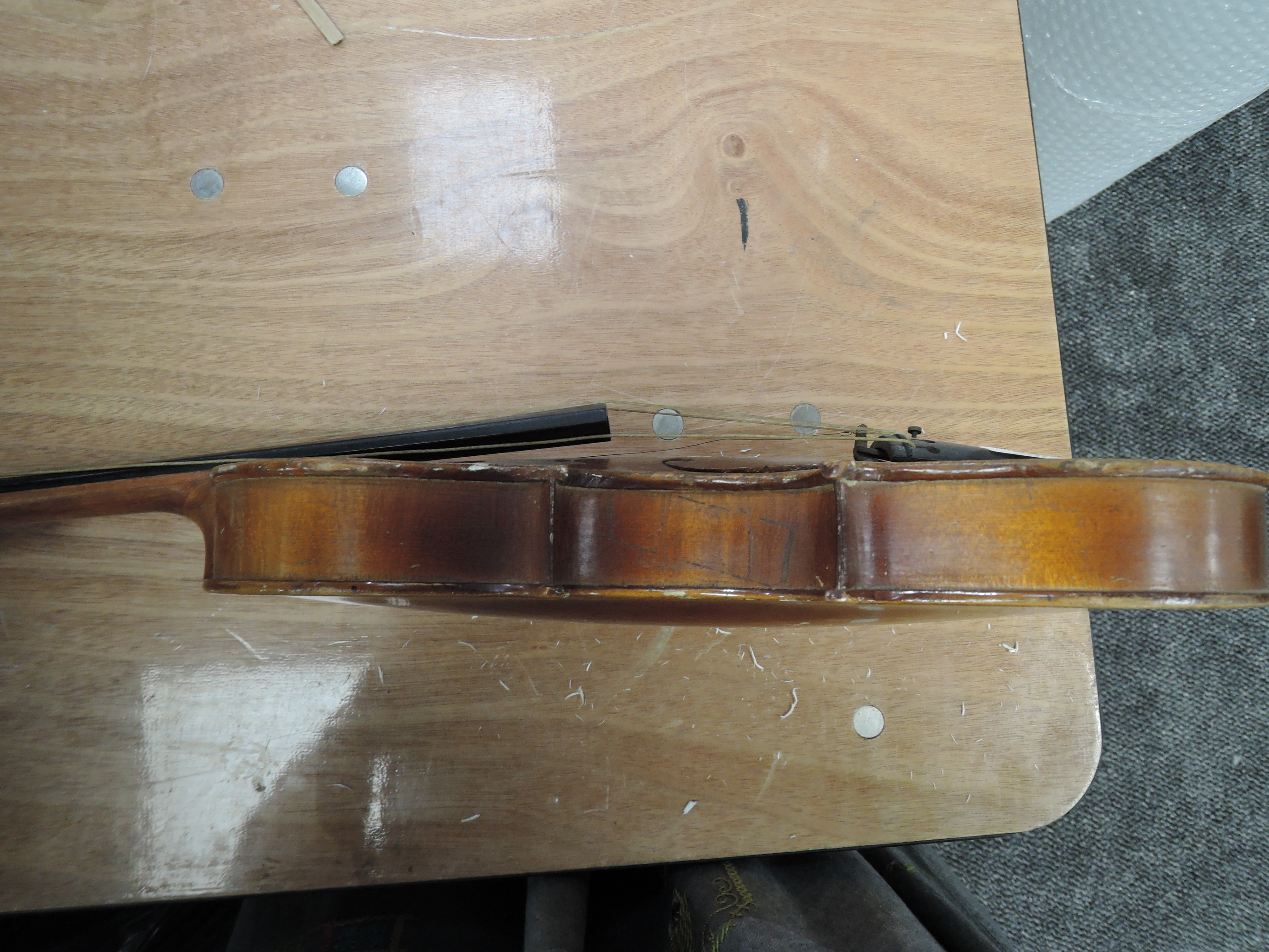 An early 20th century violin marked BW14 to back. - Image 7 of 7