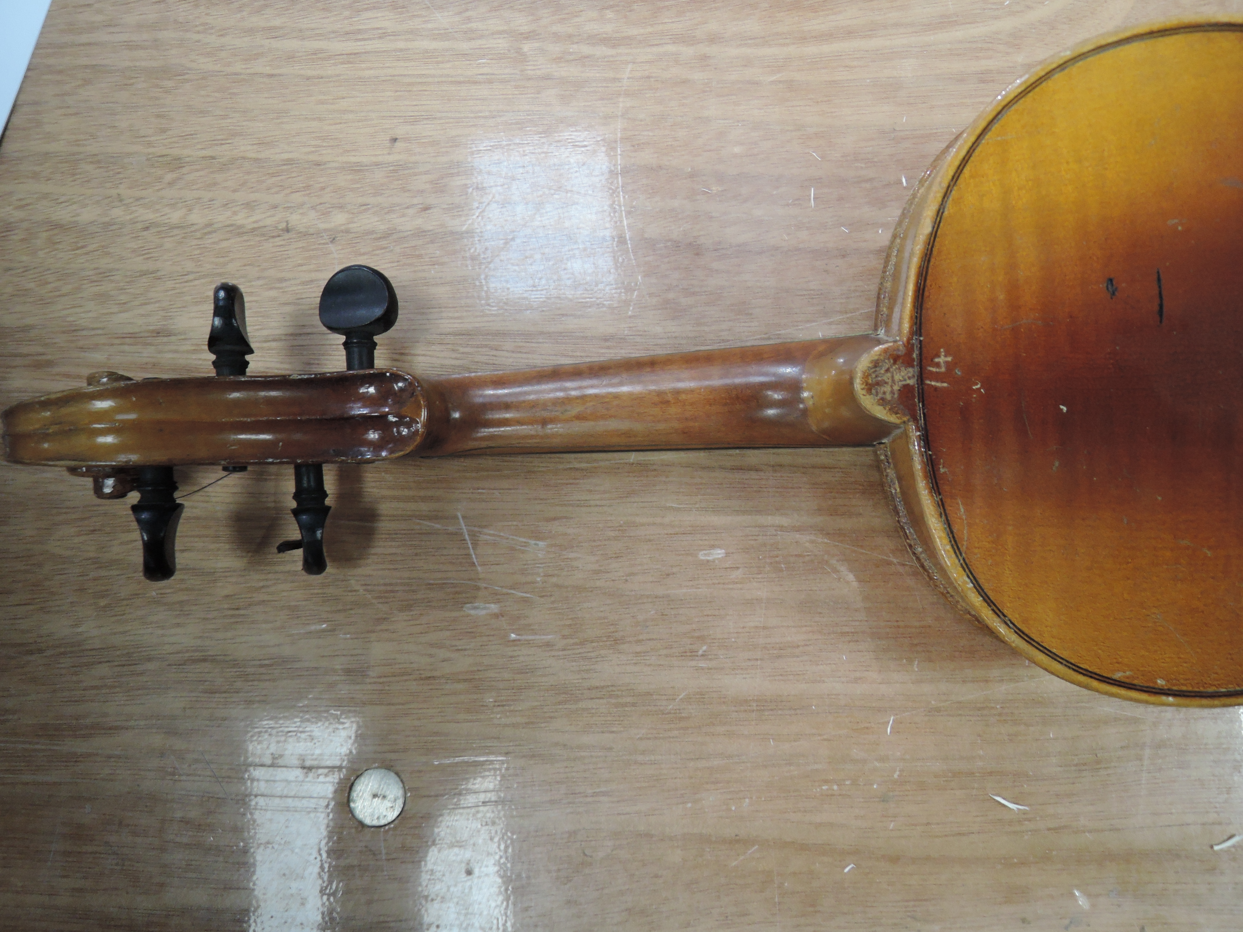 An early 20th century violin marked BW14 to back. - Image 3 of 7