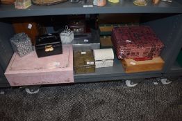 A selection of jewellery boxes and other assorted boxes.