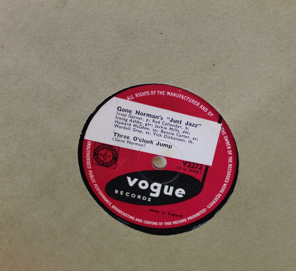 A large box of shellac discs. - Image 3 of 4