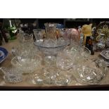 A selection of glass including bowls, lemon squeezer jugs and more, approx sixteen items.