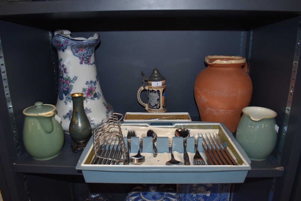 A selection of Oneida craft cutlery in box and similar kitchen ceramics