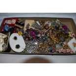 A selection of costume jewellery brooches and earrings including diamante, ceramic, etc