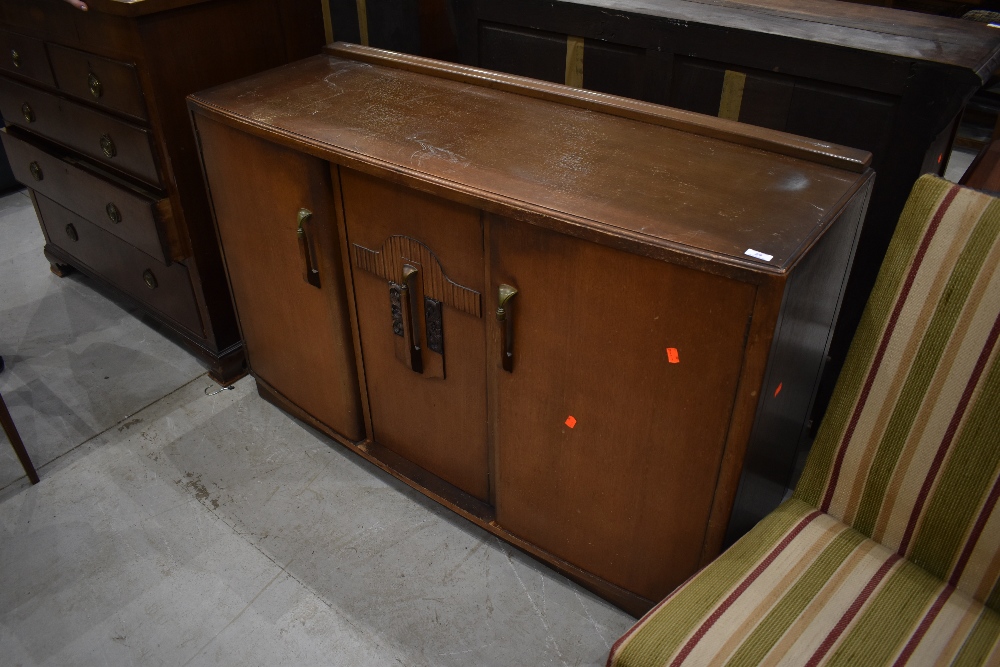An early to mid 20th Century sideboard in the Art Deco style, approx. Dimensions W138cm D48cm