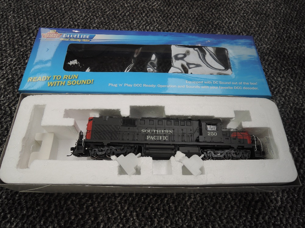 A Broadway Limited Blueline HO scale Alco RSD-15 Southern Pacific Locomotive 250, in original box