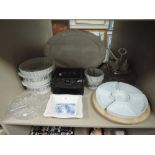 A mixed lot of items including serving dishes, flan dish, platter and a box of mugs and more.