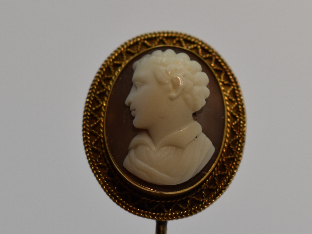 A 9ct gold brooch of stylised floral form having central cultured pearl, and a conch shell cameo pin - Image 2 of 3