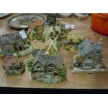 A selection of miniature model houses and cottages by Lilliput lane