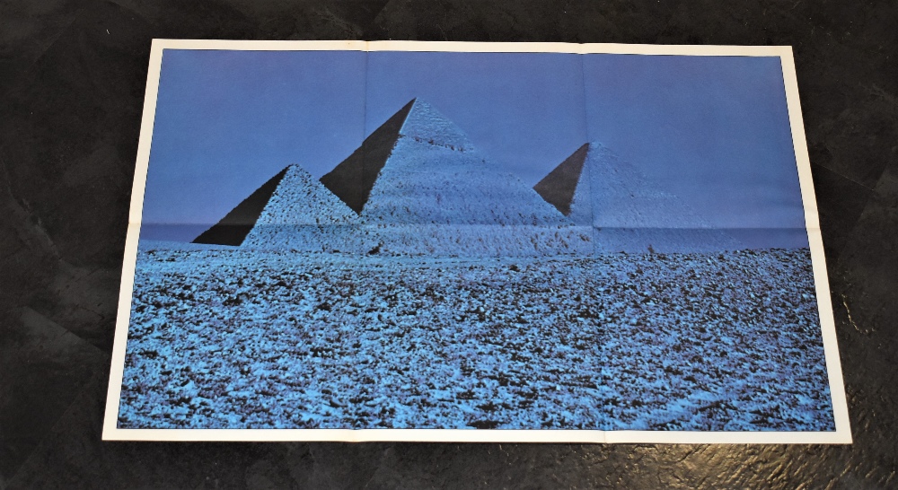 A very nice complete Pink Floyd Dark Side of the Moon with both posters and postcards - Image 3 of 5