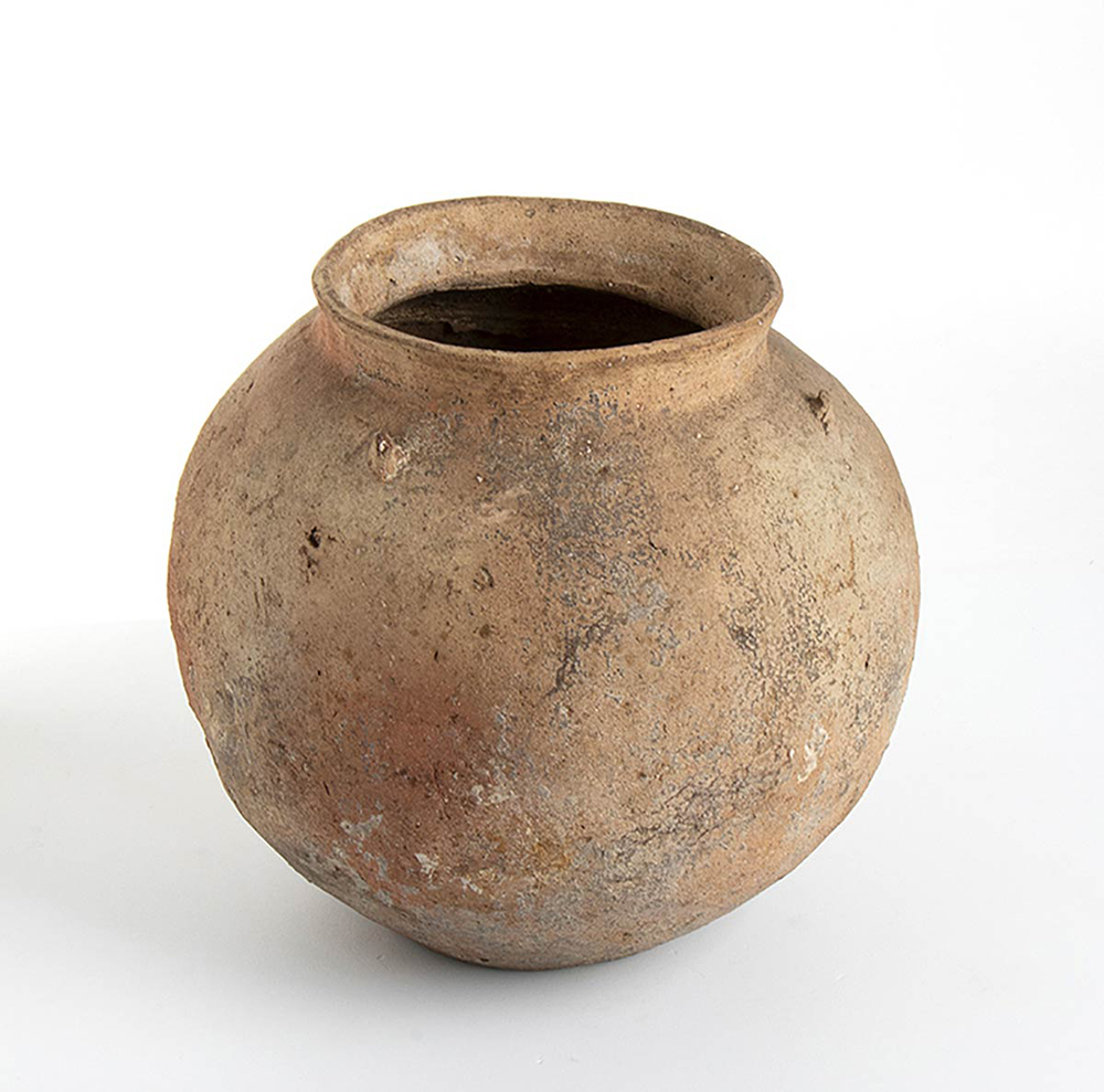 Etruscan Olla, 6th century BC; height cm 26, diam. cm 17,5. Provenance: English private - Image 3 of 3