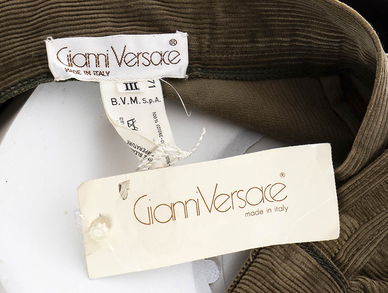GIANNI VERSACE COTTON TROUSER 1981 ca Cotton corduroy dove gray trouser, side embroidery. General - Image 5 of 5