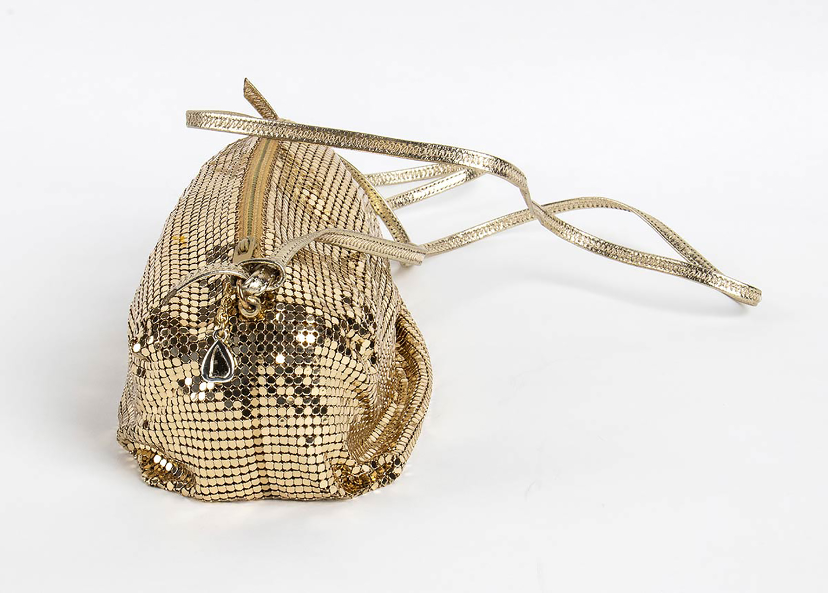 WHITING & DAVIS METAL MESH PURSE 80s A gilded metal mesh evening purse. General Conditions grading - Image 2 of 4