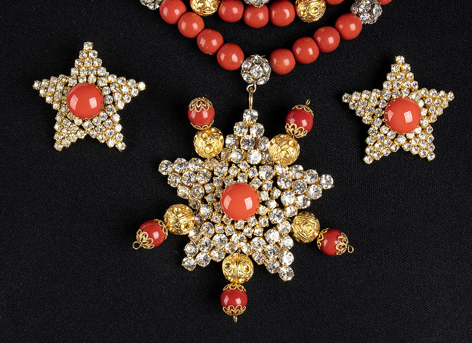 HELIETTA CARACCIOLO PARURE NECKLACE AND EARRINGS Late 70s /Early 80s Parure (necklace and earrings). - Image 3 of 4