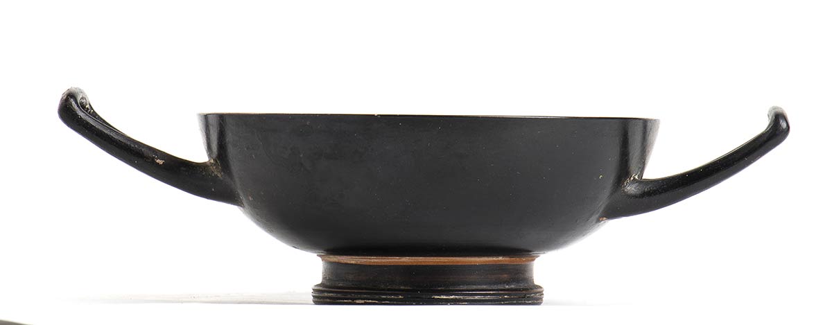 GREEK HELLENISTIC BLACK-GLAZED STEMLESS KYLIX South Italy, 4th century BC - Image 2 of 3