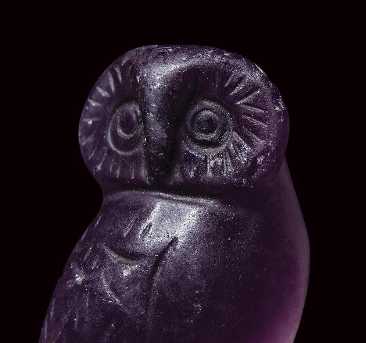 A rare eastern greek fluorite carved idol. Owl. - Image 8 of 10