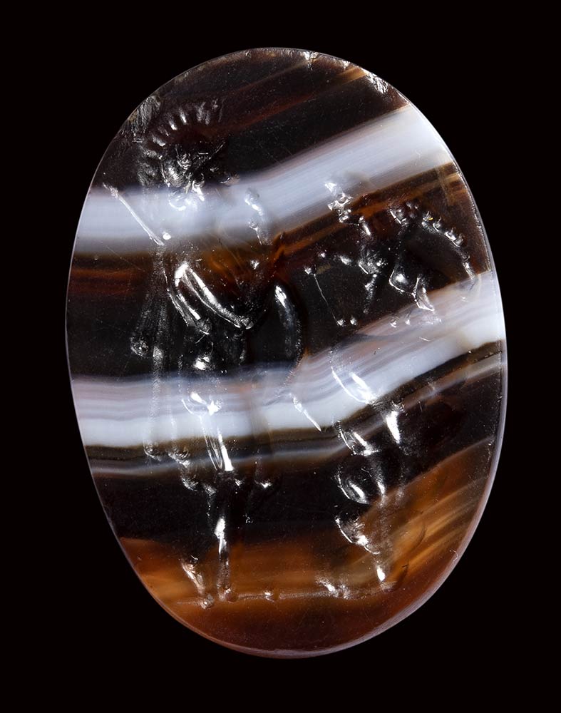 A fine roman italic banded agate intaglio. Oedipus with the Sphinx. - Image 5 of 6