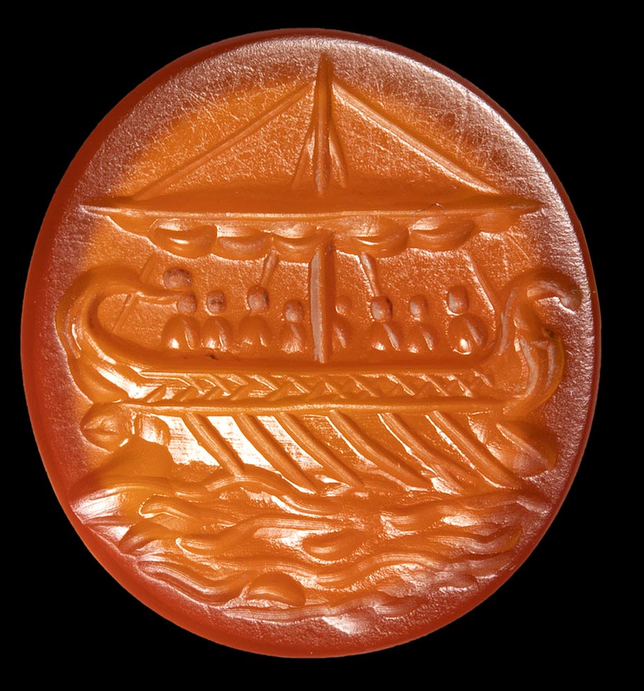 A roman carnelian intaglio. Galley with figures. - Image 3 of 3