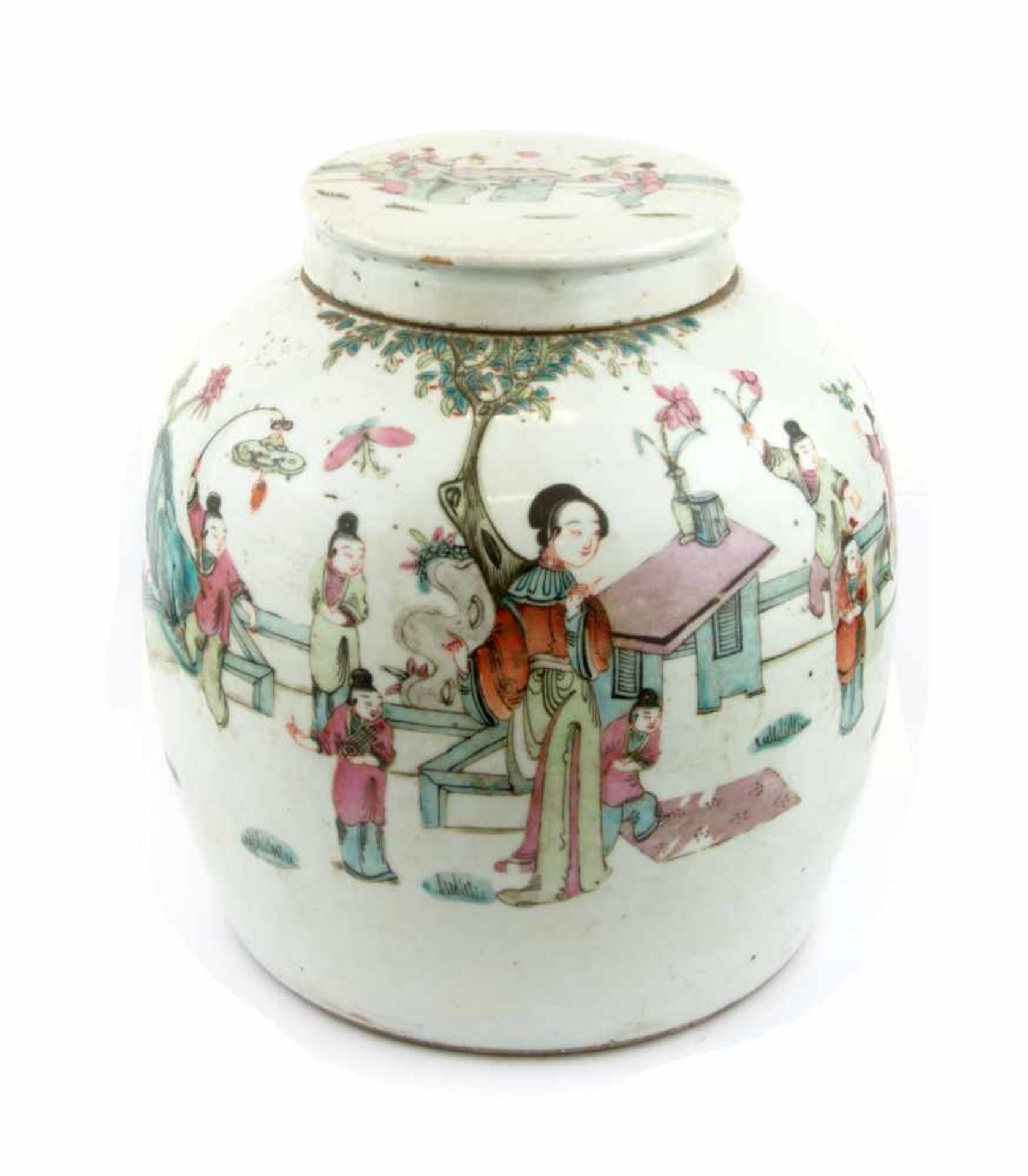 CHINE, 19ème SIECLEPot à gingembreEn porcelaine blanche, au fin décor polychrome d'une Dame